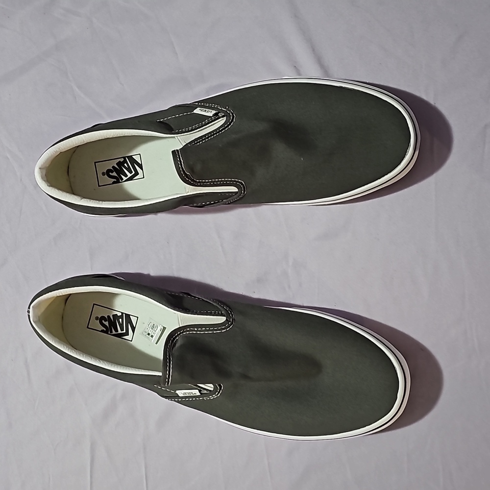 VANS Classic Slip On Mens Big & Tall Size 16 Like New!